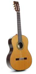 Preisgünstige Klassikgitarre mit guten Spieleigenschaften: Sigma CR-6